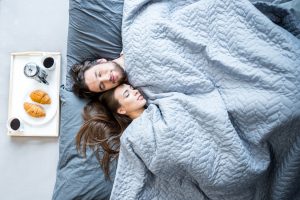 Couple lit dormir