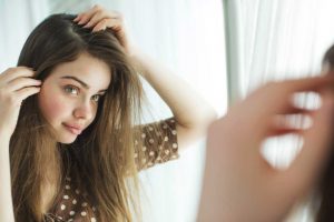 femme avec problème capillaire